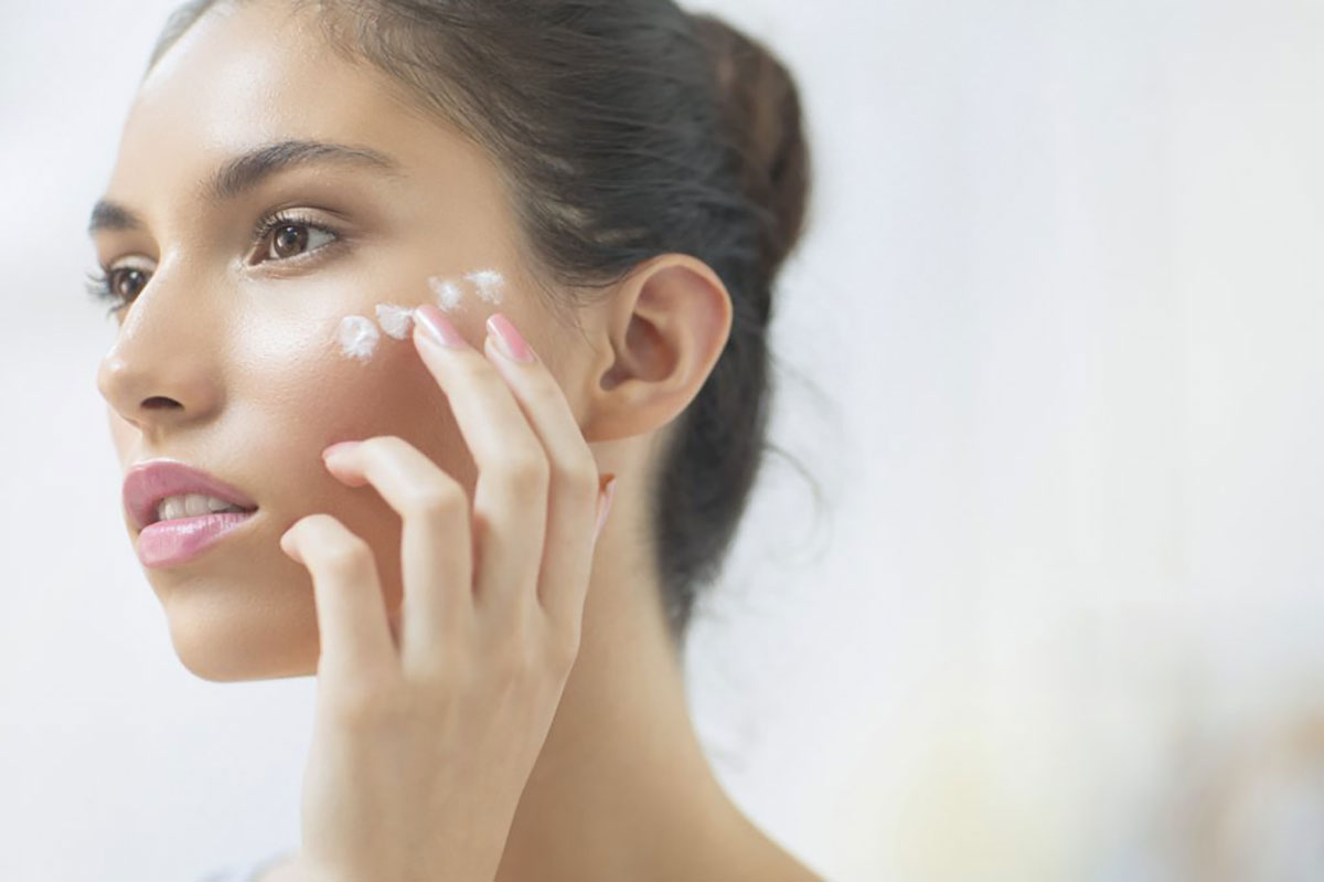 Sử dụng sản phẩm dưỡng ẩm da mặt tốt cho da